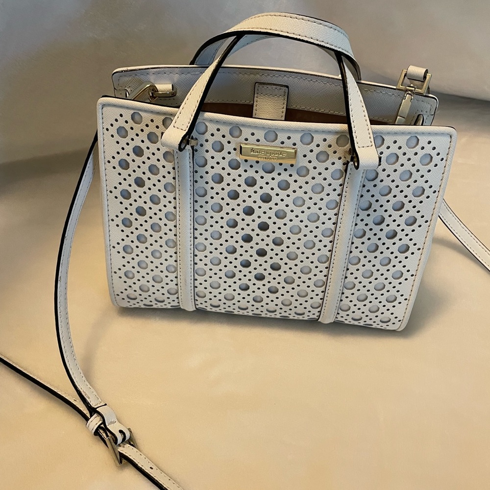 White Kate Spade purse 👛 ♠️